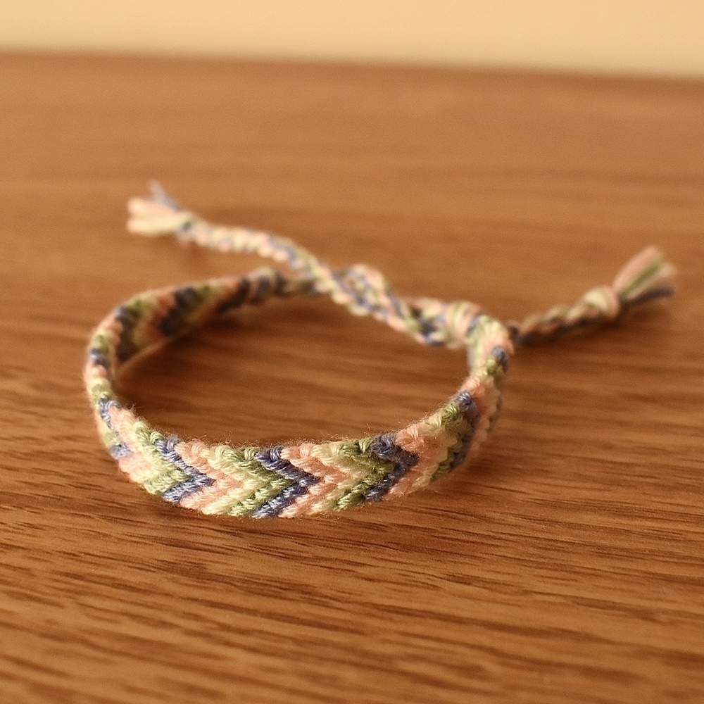 10/$25 Cream Wildflowers Woven Bracelet - Picture 1 of 1
